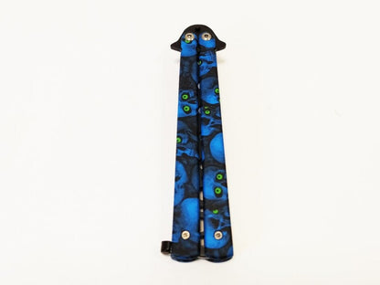 Coltello Butterfly Dark Skull — Blu Magnesio & Acciaio AISI 420