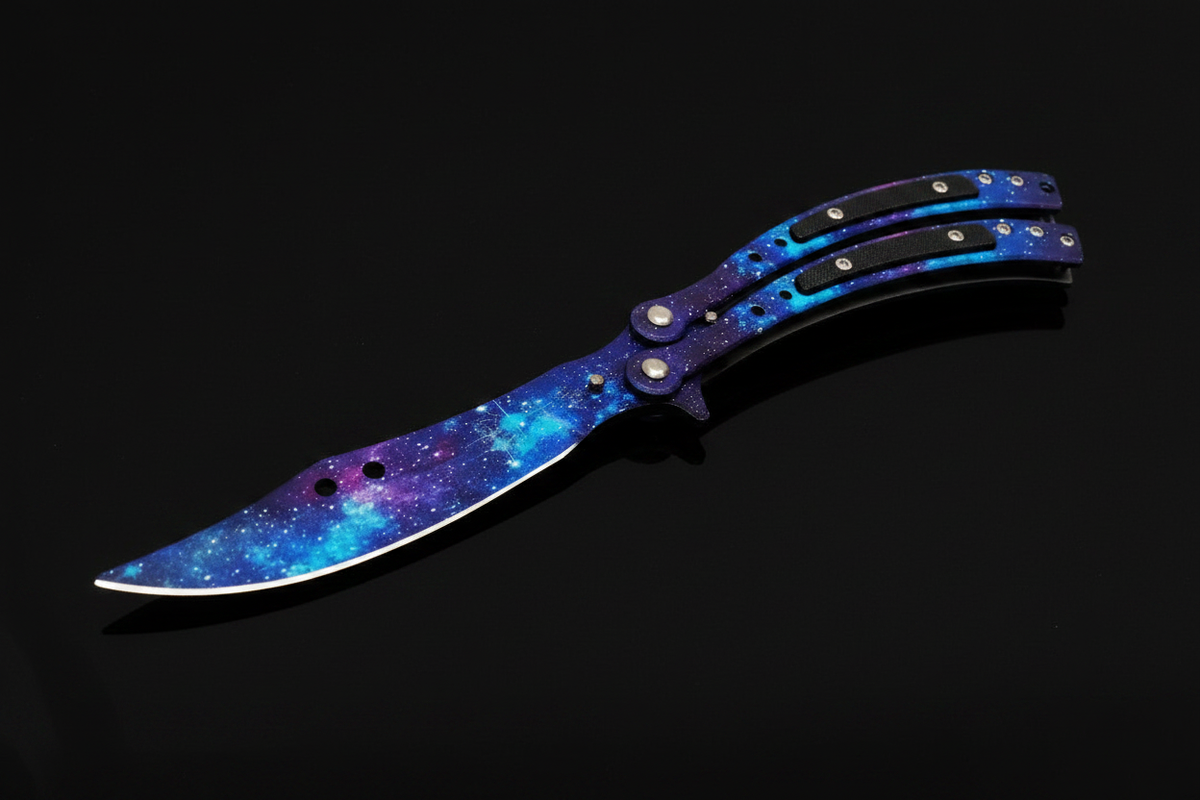 Curved Nebula Blue – Vista aperta, sfondo scuro specchio