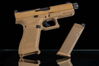 Glock G19X – Pistola con caricatore estratto sfondo nero