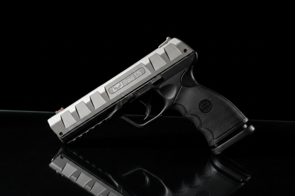 Chiappa LTL Bravo - sfondo scuro piano a specchio