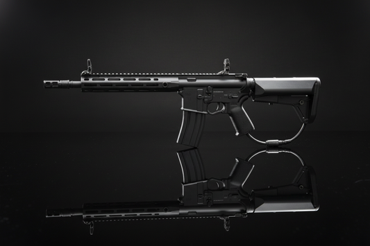 CYMA M4 10.5 M-LOK HPA Tracer – sfondo scuro piano a specchio