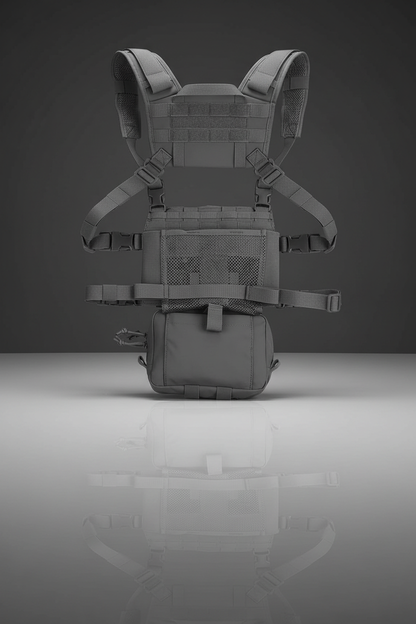 Pettorina tattica softair Big Foot R Assault Chest Rig Grigio - vista posteriore con pannello MOLLE e tasca utility su sfondo scuro piano a specchio