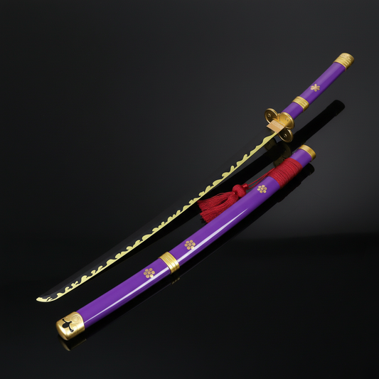 Katana Enma Zoro One Piece su sfondo scuro con piano a specchio