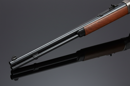 Double Bell Winchester M1894 dettaglio canna brunita su sfondo grigio scuro con piano a specchio