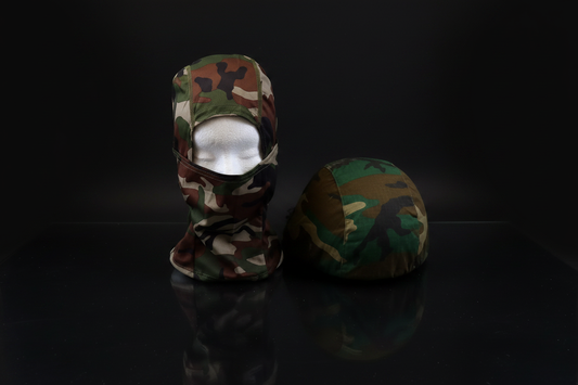 Set Elmetto + Passamontagna Woodland - componenti separati sfondo scuro