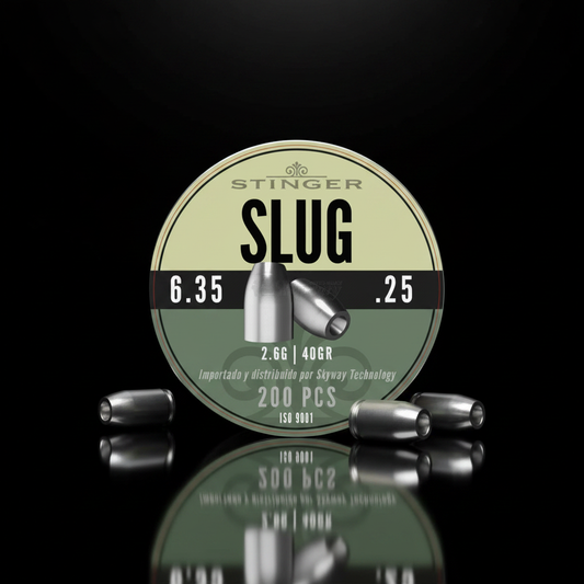 Stinger Slug piombini 6,35mm 2,6g 200pz su sfondo scuro con piano a specchio