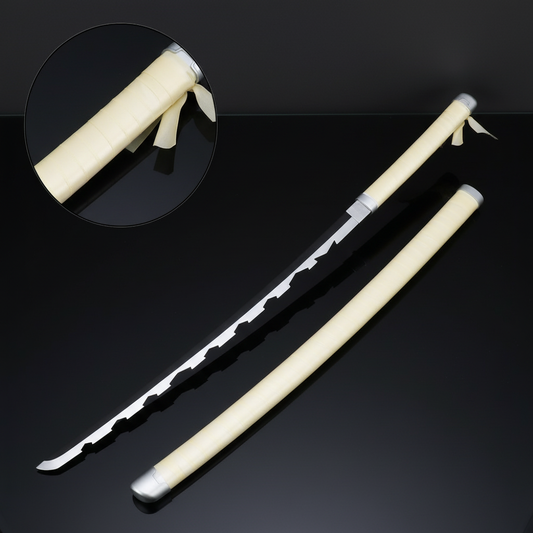 Katana Inosuke Hashibira senza tsuba su piano specchio