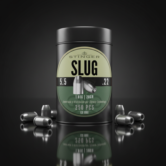 Stinger Slug piombini 5,5mm 1,81g 250pz su sfondo scuro con piano a specchio